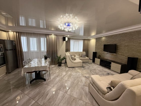 З кімнатна квартира ,Центр,Святого Миколая 71 Запоріжжя