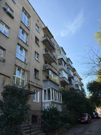 Продаж 2 кім. квартири по вул. Коновальця. Цегла, Є балкон. - фото 1