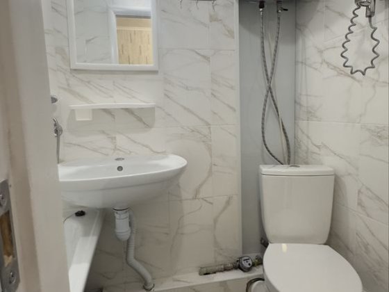 Продаж 1 кімнатної квартири з ремонтом ж/м Тополь 3 Днепр