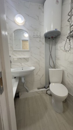 Продаж 1 кімнатної квартири з ремонтом ж/м Тополь 3 - фото 1