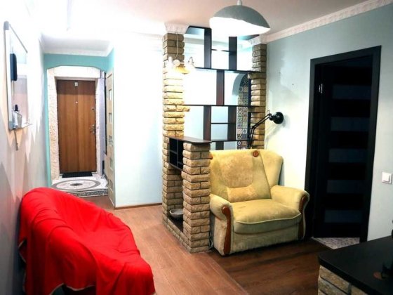 продам трехкомнатную квартиру ул. Мира