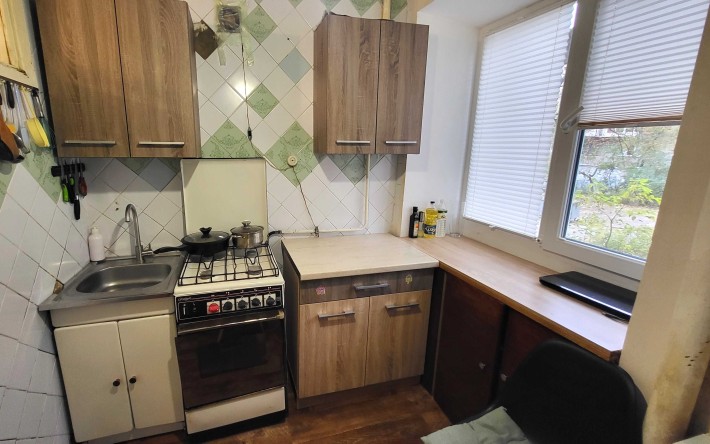 Продаж 3-х к кв вул Запорізька буд.11, 1/9 поверх високий Малий ринок. - фото 1