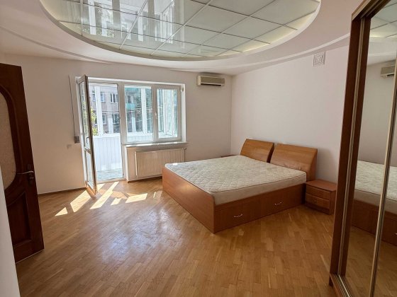 Продаж дворівневої 3-кімнатної квартири, вулиця Карпатська Львов