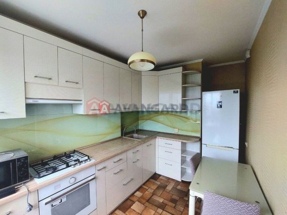 Продам 3х квартиру с евроремонтом, ул. Березинская 10, Левый берег Днепр