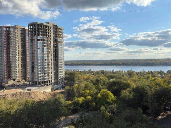 Продаётся видовая 2-х комнатная квартира в центре города! Запорожье