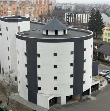 Гараж по вул. Тобілевича 4 - фото 1