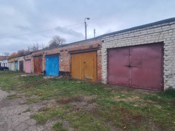 Гараж АК8, центр, конфетка Чернигов