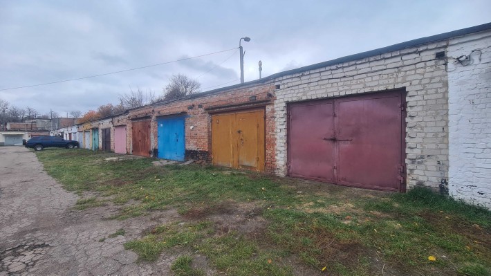 Гараж АК8, центр, конфетка - фото 1