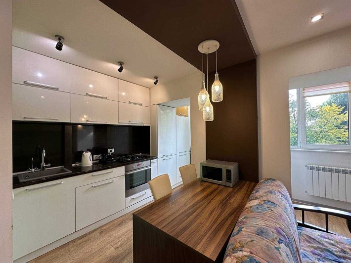 Продам квартиру з ремонтом в центрі - фото 1