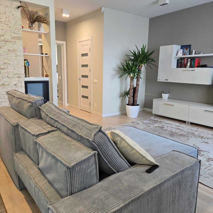 Продається сучасна квартира з якісним ремонтом по вул. Шевченка, 15 - фото 1