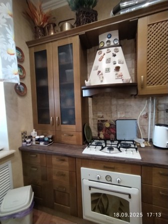 Продам 2-х комнатную " Сталинку" 63 м2 в Центре / Адмиральская - фото 1