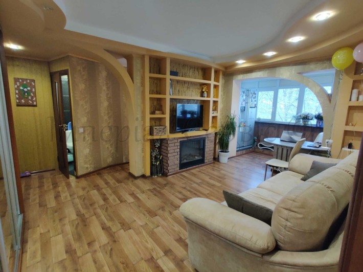 Продам 2 комнатную квартиру по ул.Победы(р-н Козак Палаца) - фото 1