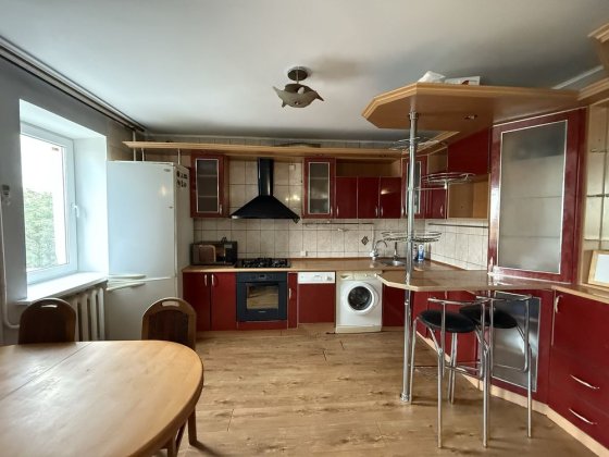 Четырехкомнатная квартира на ул.Энгельса.4/9 кирпич.Можно сертификат Миколаїв