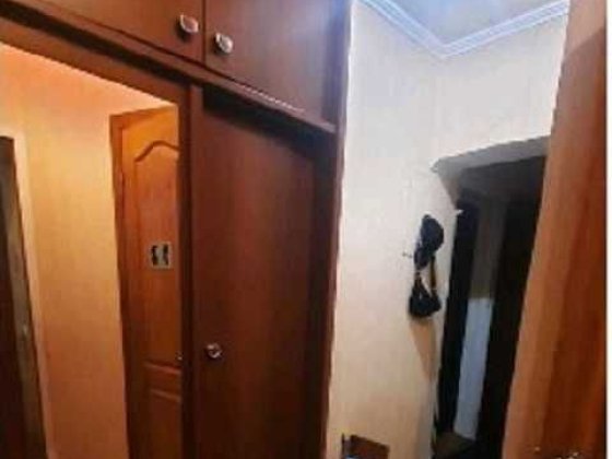 Продається 1-о кімнатна к-ра вул. Л. ЖАБОТИНСЬКОГО 5/5 Запорожье