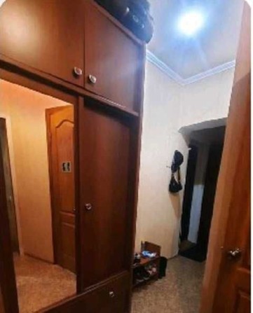 Продається 1-о кімнатна к-ра вул. Л. ЖАБОТИНСЬКОГО 5/5 - фото 1