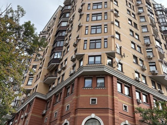 Паркинн 16,6м Центр Паньковская Жилянская Саксаганского Киев