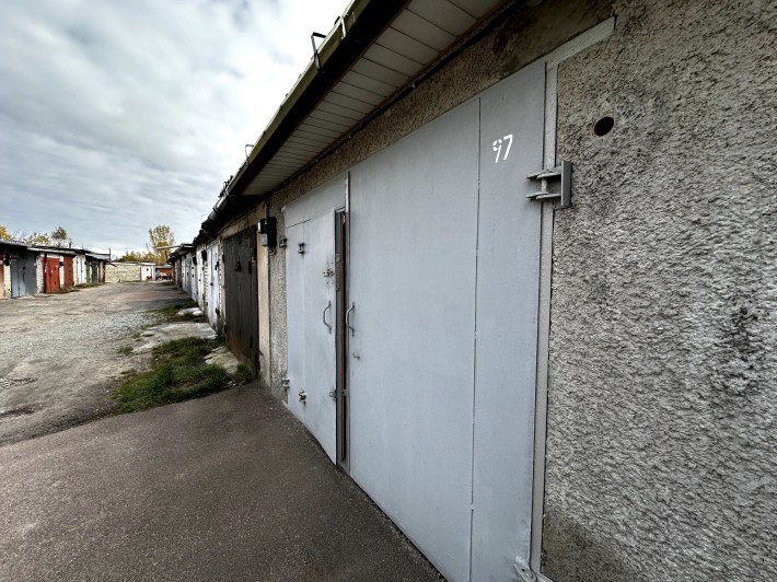 Гараж з ремонтом на Корбутівці - фото 1