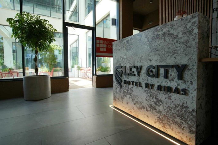 Продається паркомісце в ЖК LEV Development (Шевченка 73А) - фото 1