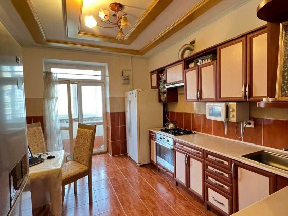 Продаж двокімнатної квартири в Рясне 2 по вул. Величковського Львів