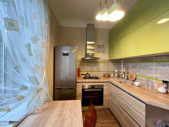 Продається 2-кімнатна квартира на бульварі Марії Примаченко Запорожье