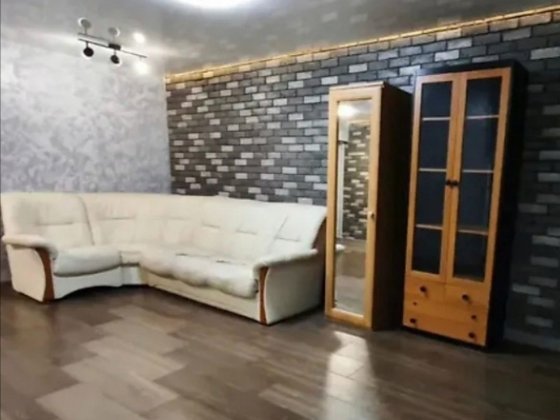 Продаётся 1 к. кв. в р-не Титова. Днепр