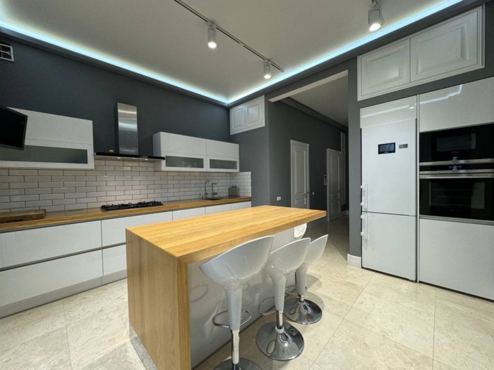 ПРЕМИУМ КЛАСС!Трехкомнатная кввртира в лучшем доме города. - фото 1