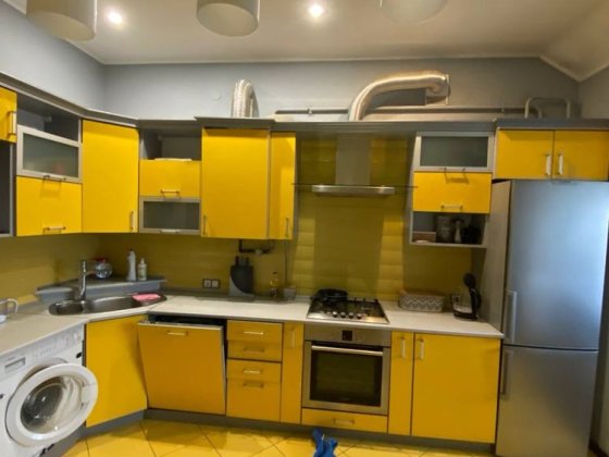 Продаж 3 кімнатна квартира з ремонтом і паркінгом вул. Ромашкова Сихів Львів