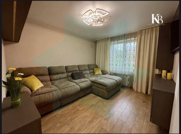 Продам 3 х ком с кап ремонтом на Победе 1, Мандрыковская 127 - фото 1