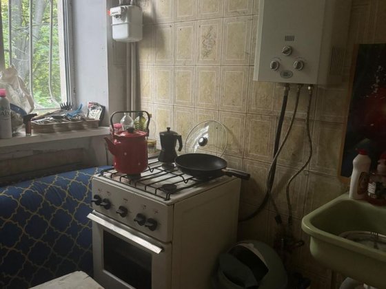 Продам 1- комнатную квартиру сталинку. Днепр