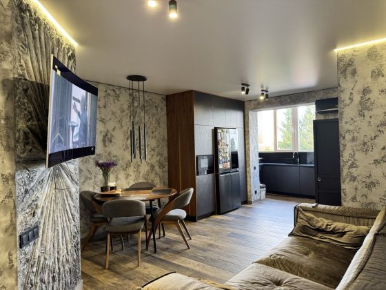 3-х кімнатна квартира з меблями та технікою з видом на річку