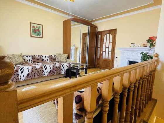 Продаж двохповерхової  квартири з ремонтом  за трц "Скриня"ЛЬвів! Львов