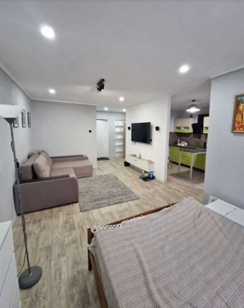 Продается 1 к.  квартира 39 кв. м в кирпичном доме по ул. Историческая - фото 1