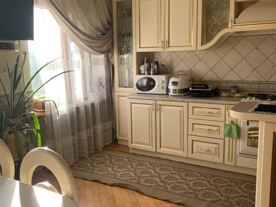 Продаж 5-ти кімн. кв-ри вул. Сахарова велика та простора з ремонтом Львов