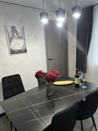 Продам власну квартиру  в центрі. - фото 1