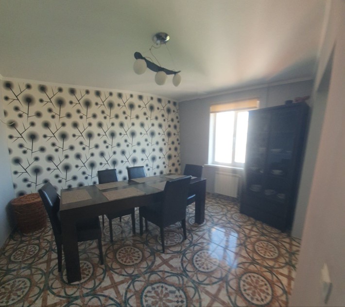 Продам 3 кімнатну квартиру на Малікова - фото 1