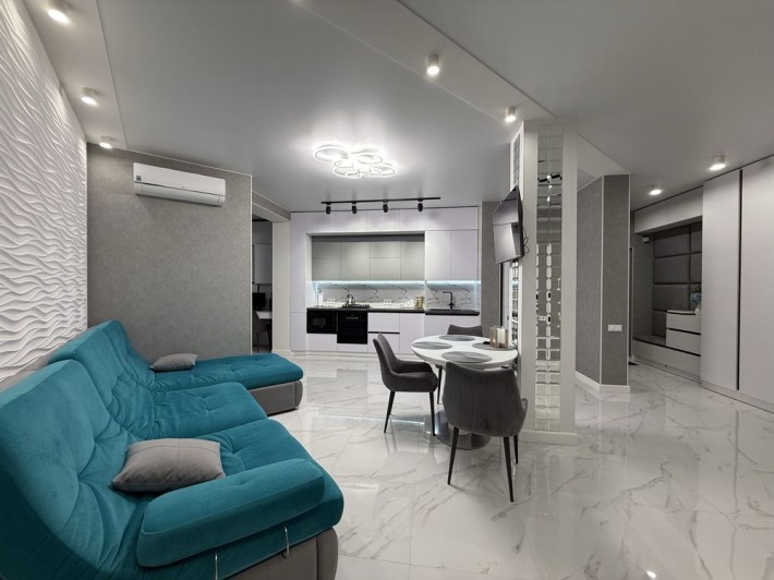 Просторная двушка в Соляных.ЖК за Магелланом.5/9,автономка. - фото 1