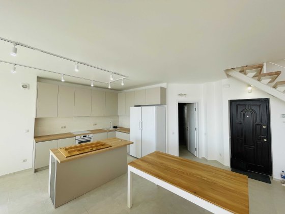 Продаж квартири з терасою і мангалом на даху! Близько центр Львів! Львов