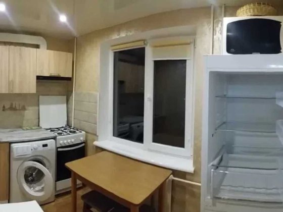 Продается 4-х комн. квартира по ул. Украинская, дом возле Проспекта Запорожье