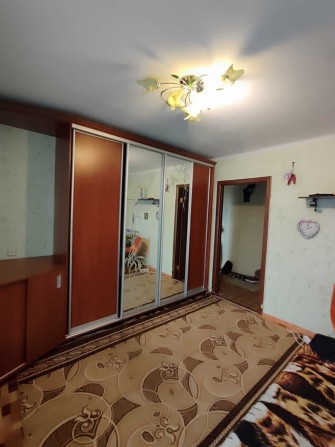 Продается квартира в Корабельном, район 54 школы, пр-т Корабелов, 10а! - фото 1