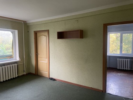 Продається 3-кімнатна квартира по вул. Нижньодніпровській