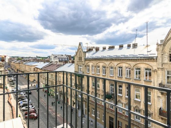 Продається світла 1-кімнатна квартира в центрі Львова, ТЦ Форум Львів