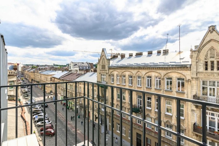 Продається світла 1-кімнатна квартира в центрі Львова, ТЦ Форум - фото 1