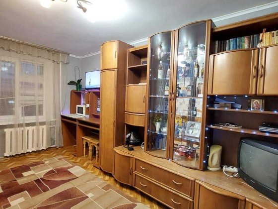 Продаж кімнати в гуртожитку ЗаготЗерно 17 м2 хороший стан меблі Хмельницкий