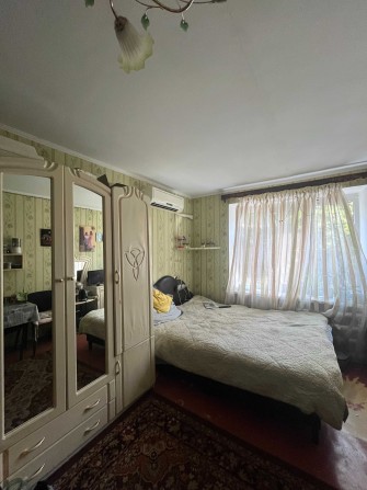 Продам Кімнату, ВЕЛИКУ, 2-й поверх, з меблями і технікою - фото 1