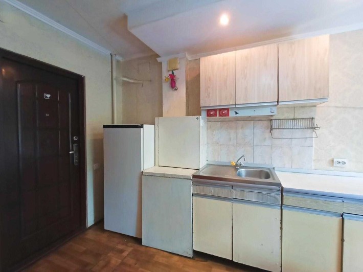 Продаж охайної кімнати 12.2 м2 в гуртожитку по Івана Мазепи, р-н КСК. - фото 1