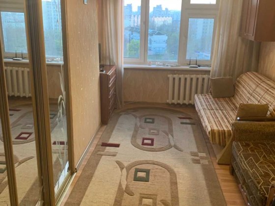 Продам кімнату  в гуртожитку,  29кв.м.,  вул.  Миропільська 15а Киев