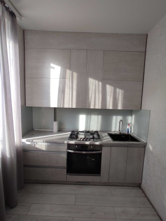 продам двух комнатную квартиру центр - фото 1