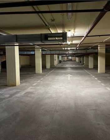 Продам підземне паркомісце з можливістю зарядки електромобіля - фото 1