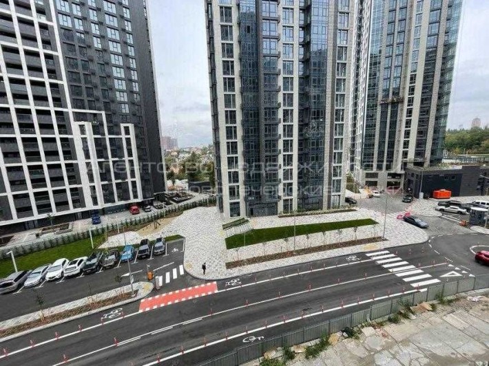 продаж паркомісця Новопечерські Липки Верхогляда Драгомирова - фото 1