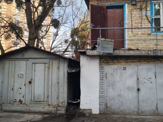 Гараж продаж в районі Лукянівки Киев